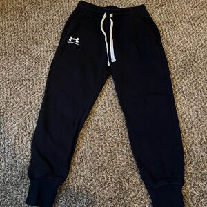 Womens Under Armour joggers/ sweatpants